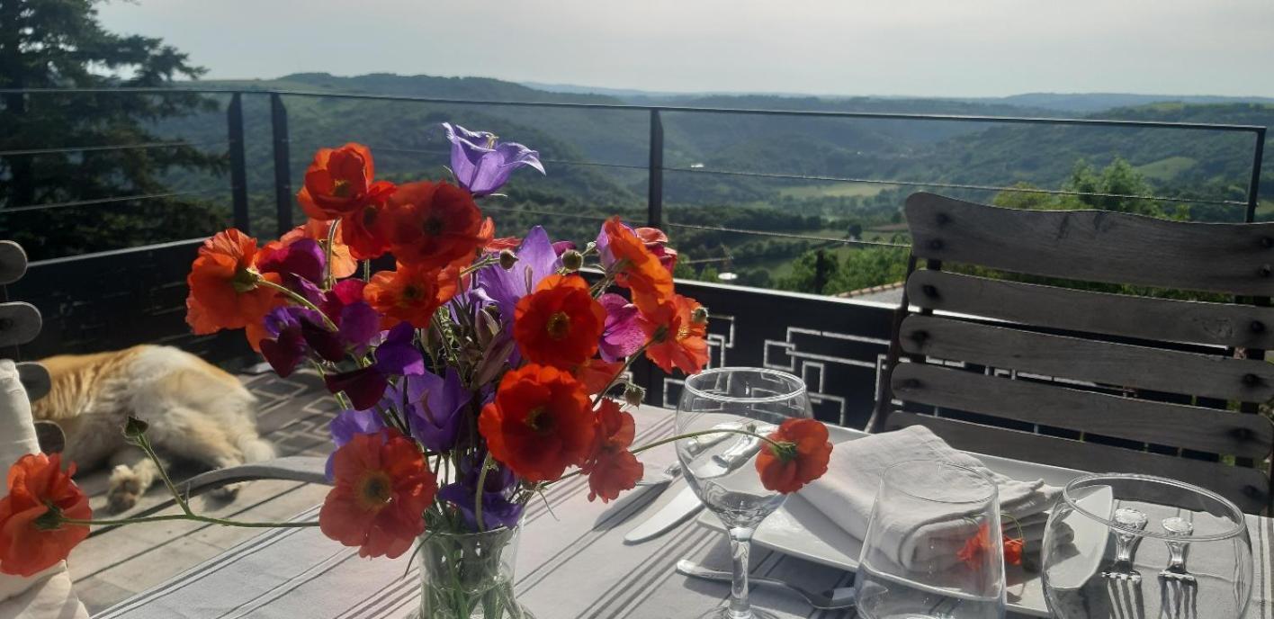 Louradou-Sur-Ciel Bed & Breakfast Jouqueviel Exterior photo