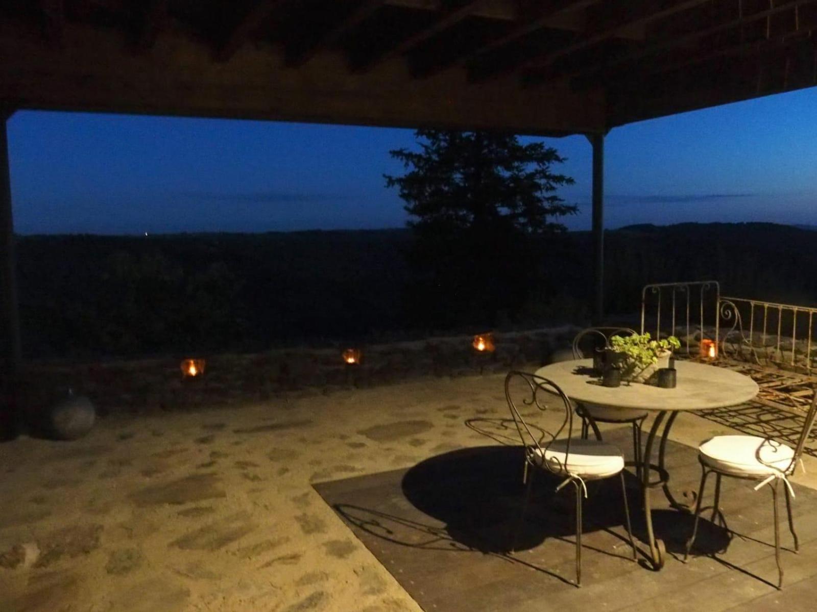 Louradou-Sur-Ciel Bed & Breakfast Jouqueviel Exterior photo