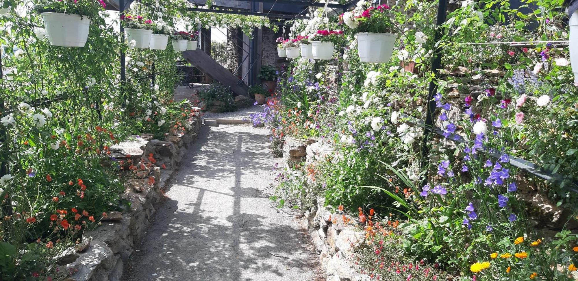 Louradou-Sur-Ciel Bed & Breakfast Jouqueviel Exterior photo